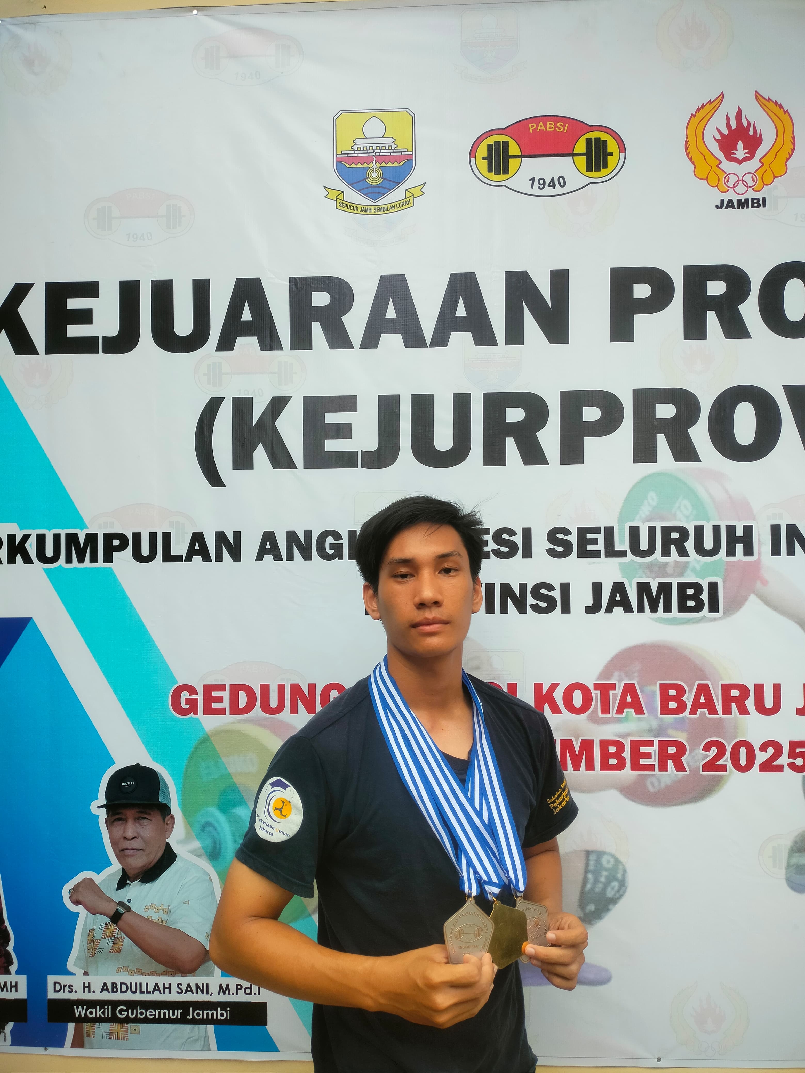 Marcel Juara Angkat Besi Tingkat Provinsi